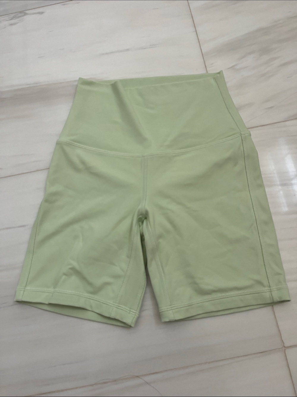 Lululemon High Rise Bike Shorts 6” size 2